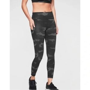 Athleta Contender 7/8 Leggings in Black Gray Camo